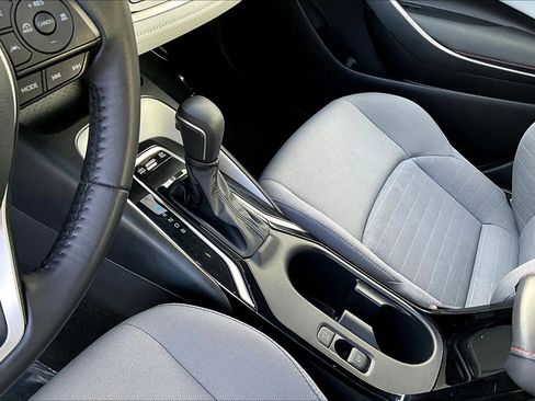 Used 2025 Toyota Corolla SE image 16