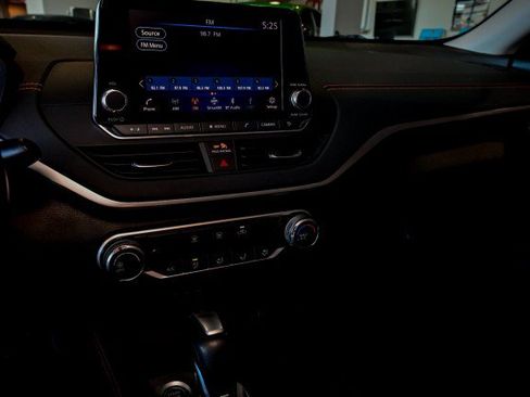 Used 2019 Nissan Altima 2.5 SR AWD/4WD image 39