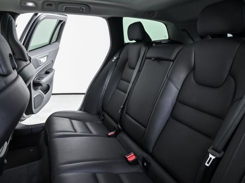 Certified 2025 Volvo V60 B5 Cross Country Plus image 22