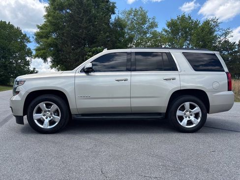 Used 2015 Chevrolet Tahoe LT RWD image 2