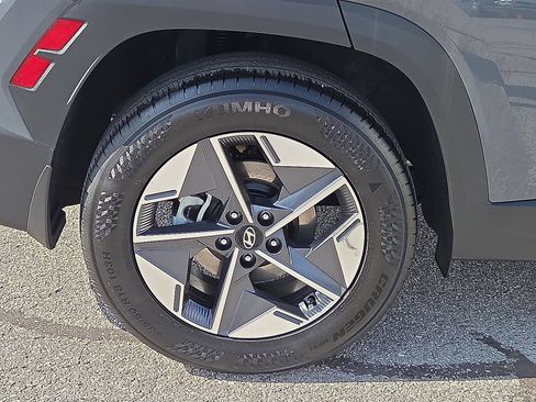 Used 2025 Hyundai Tucson SEL AWD/4WD image 17
