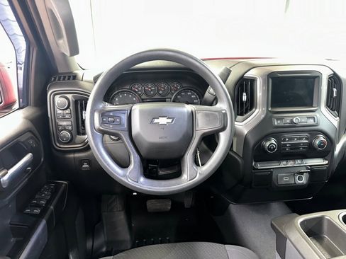 Used 2019 Chevrolet Silverado 1500 Custom w/ Custom Value Package AWD/4WD image 2