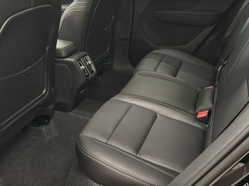 New 2026 Volvo XC40 B5 Plus w/ Climate Package image 27