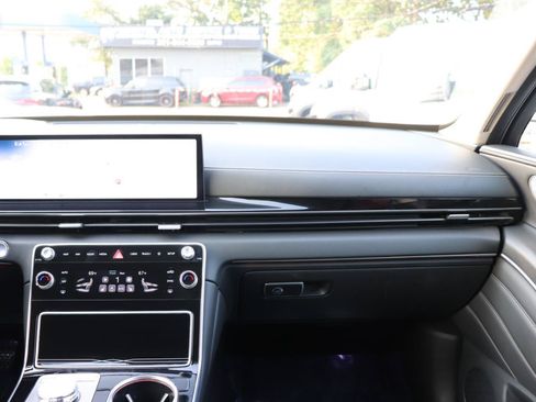 Used 2025 Genesis GV80 2.5T Standard AWD/4WD image 18