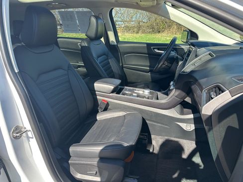 Used 2024 Ford Edge SEL w/ Convenience Package image 25