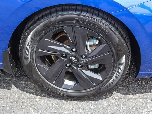 Certified 2022 Hyundai Elantra SEL FWD image 12
