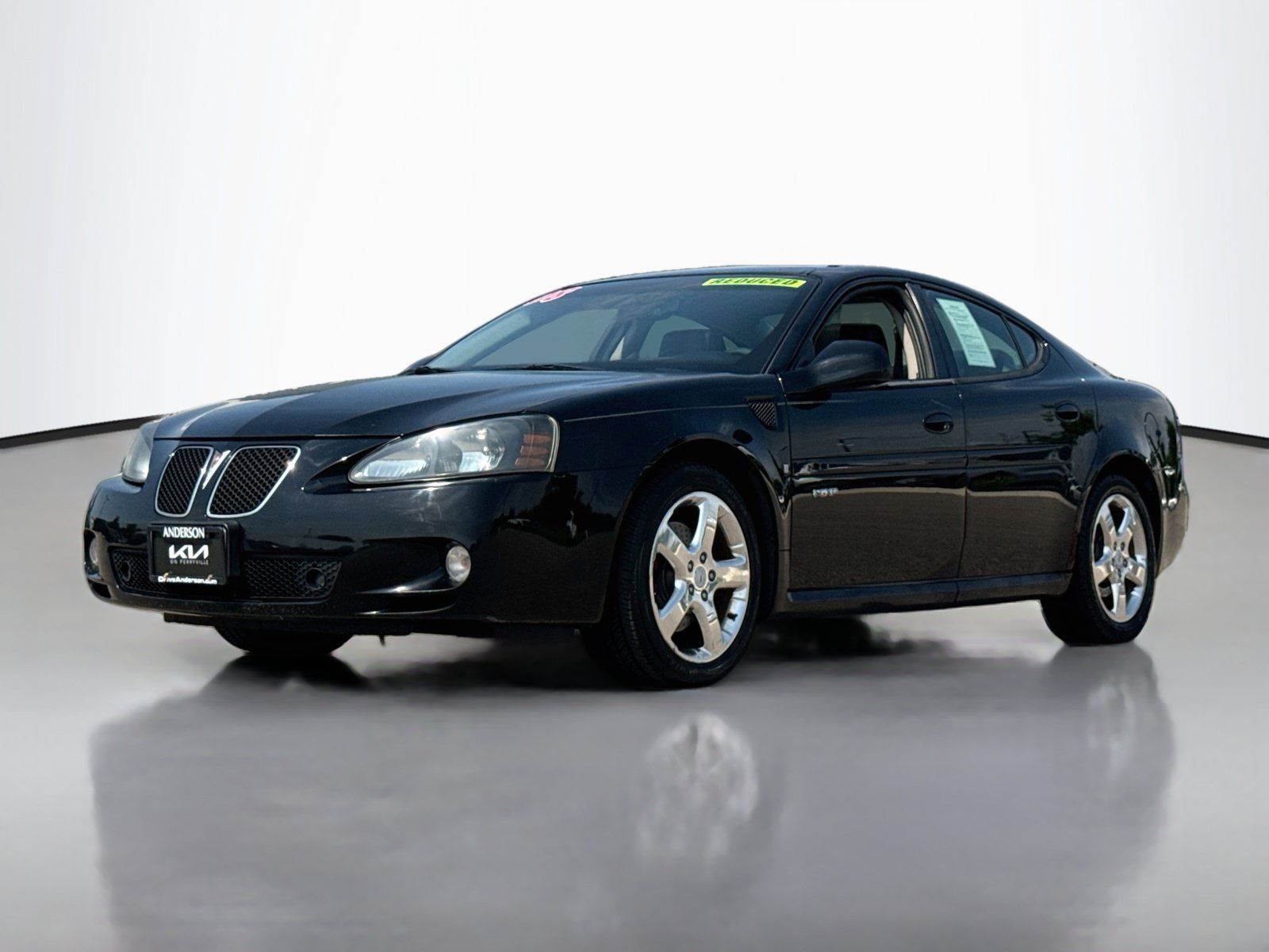 Used 2008 Pontiac Grand Prix GXP FWD image 3