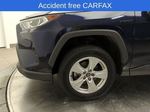 Used 2020 Toyota RAV4 XLE w/ Convenience Package image 3