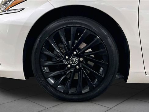 Used 2020 Lexus ES 300h w/ Accessory Package 2 FWD image 11