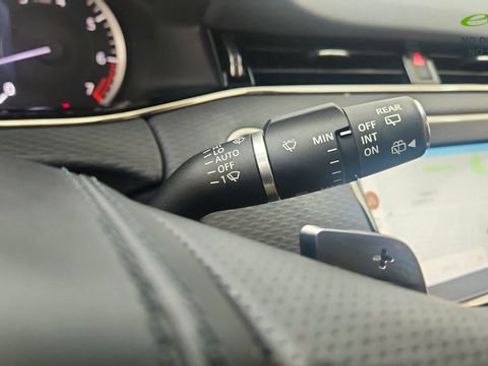 Used 2023 Land Rover Range Rover Evoque R-Dynamic S AWD/4WD image 42
