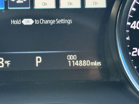 Used 2018 Toyota Camry XLE FWD image 31
