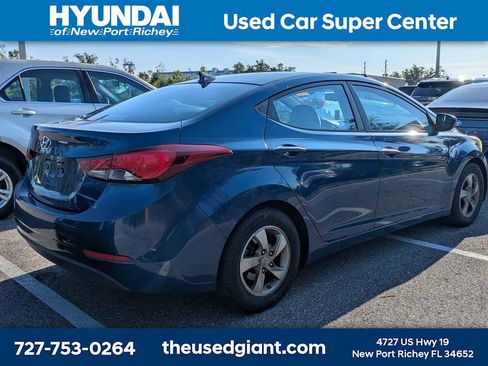 Used 2015 Hyundai Elantra SE FWD image 2