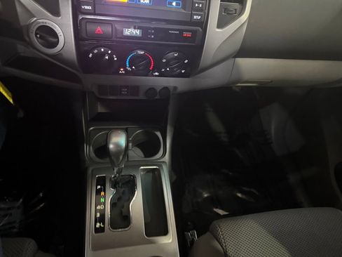 Used 2013 Toyota Tacoma 4x4 Access Cab V6 w/ TRD Sport Pkg image 19