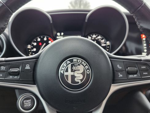 Used 2019 Alfa Romeo Giulia Ti w/ Quick Order Package 22X Lusso image 29