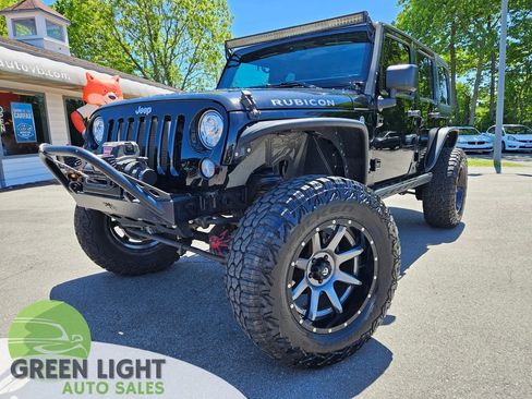 Used 2017 Jeep Wrangler Unlimited Rubicon w/ Connectivity Group AWD/4WD image 1