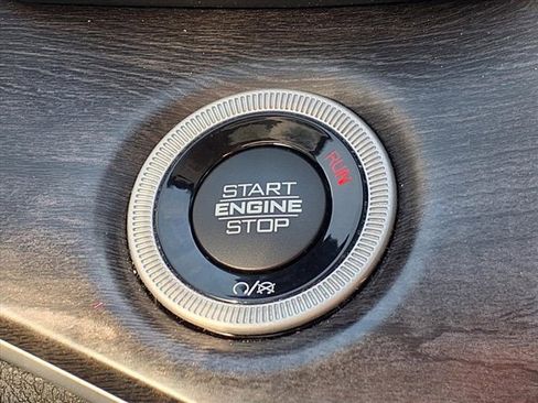 Used 2023 Jeep Grand Cherokee L Limited w/ Luxury Tech Group II image 19