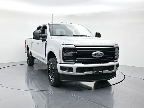 New 2026 Ford F250 Platinum w/ FX4 Off-Road Package image 5