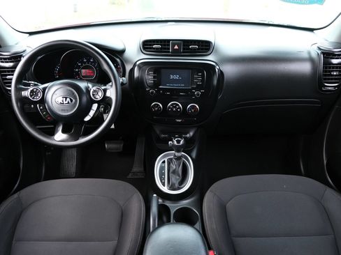 Used 2019 Kia Soul FWD image 10