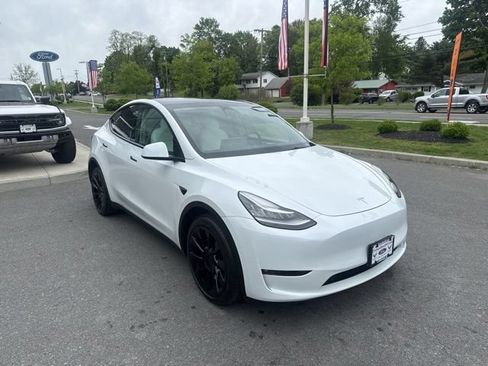 Used 2023 Tesla Model Y Long Range AWD/4WD image 4