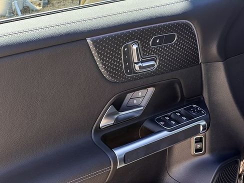 New 2025 Mercedes-Benz GLB 250 GLB 250 image 12