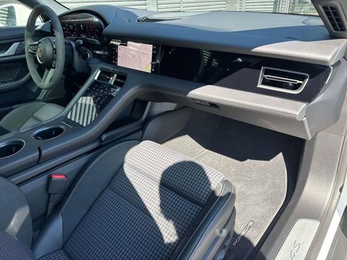 Used 2025 Porsche Taycan 4S AWD/4WD image 17