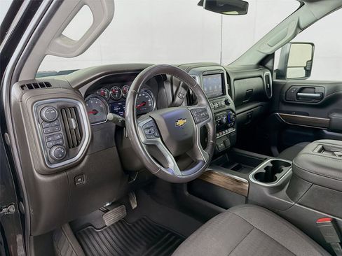 Used 2022 Chevrolet Silverado 2500 LT w/ Convenience Package AWD/4WD image 9