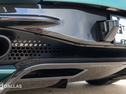 Used 2023 Aston Martin DBS Superleggera Volante RWD image 22