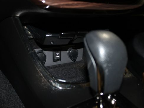Used 2013 Toyota Avalon XLE Premium FWD image 22