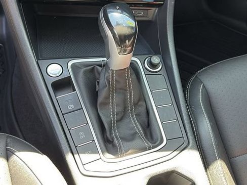 Used 2023 Volkswagen Jetta SE FWD image 19