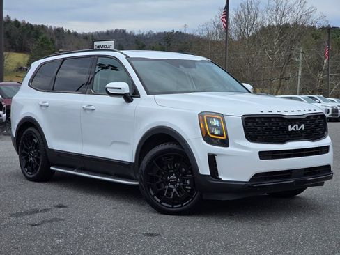 Used 2022 Kia Telluride EX w/ EX Premium Package image 16