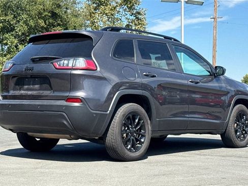 Used 2023 Jeep Cherokee Altitude Lux image 4