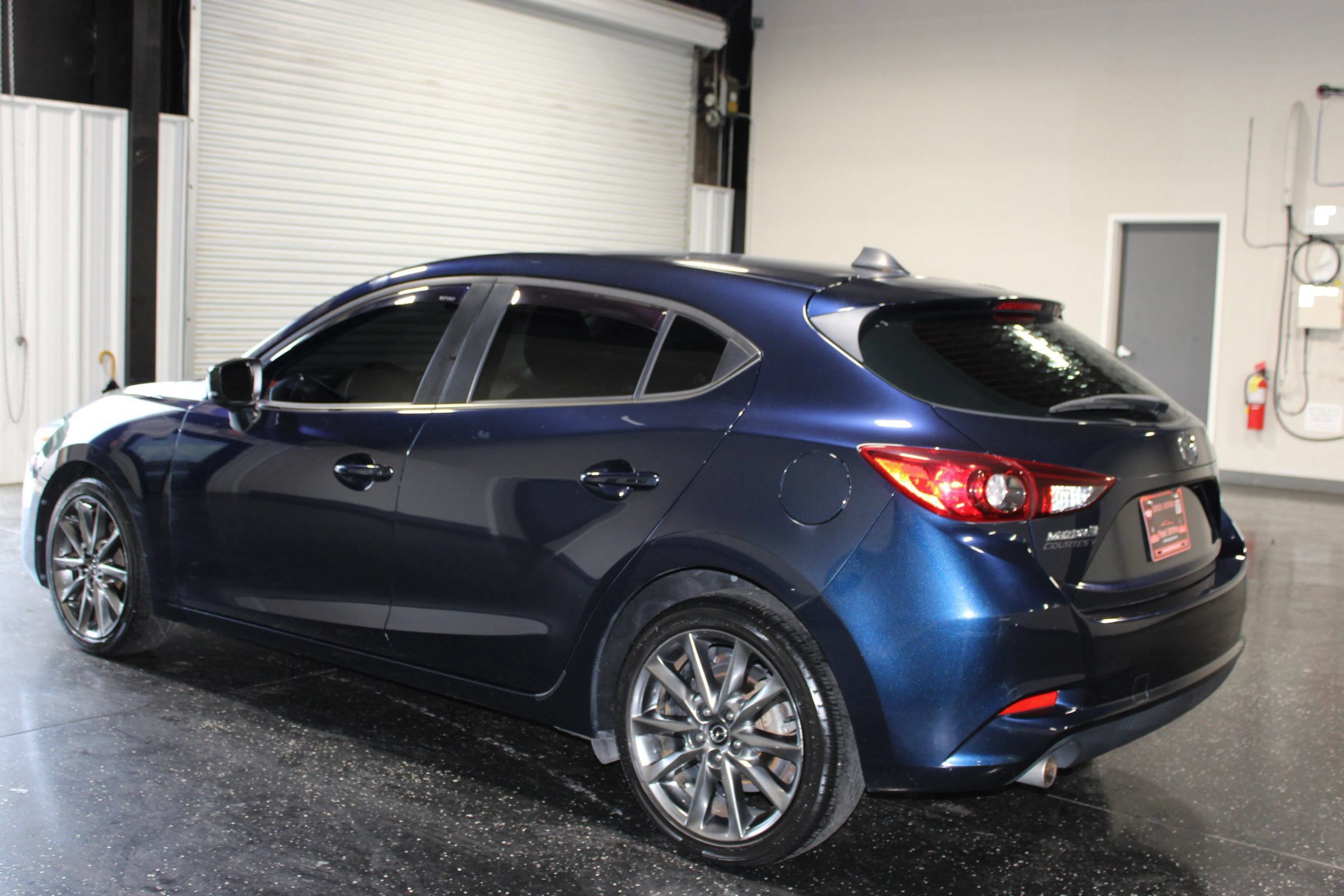 Used 2018 MAZDA MAZDA3 Touring FWD image 6