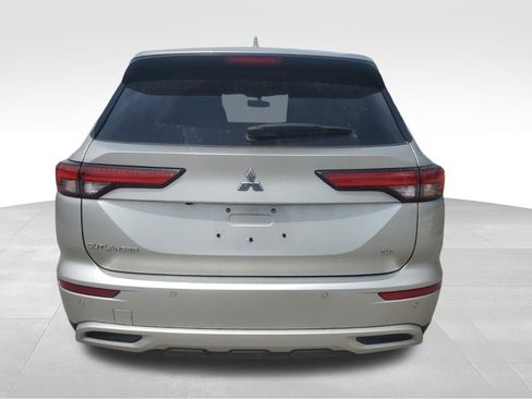 Used 2024 Mitsubishi Outlander SE image 4