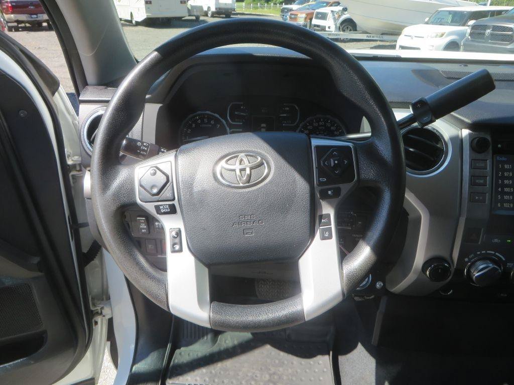 Used 2018 Toyota Tundra SR5 AWD/4WD image 16