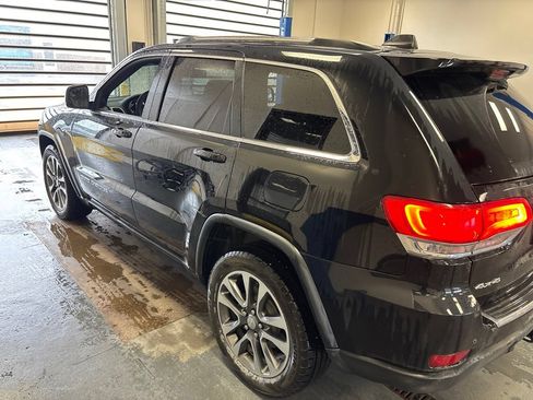Used 2018 Jeep Grand Cherokee Limited w/ Trailer Tow Group IV AWD/4WD image 8
