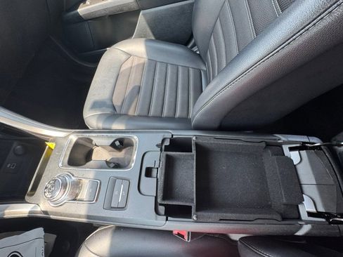 Used 2017 Ford Fusion SE w/ Equipment Group 601A image 12