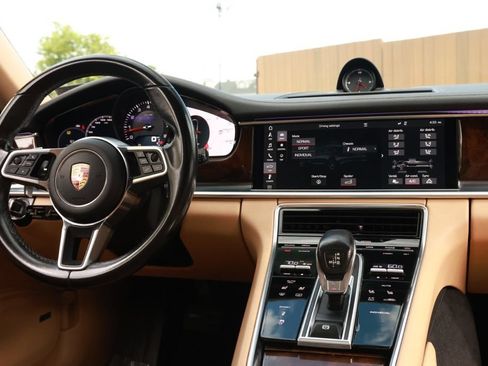 Used 2018 Porsche Panamera 4 AWD/4WD image 25