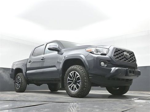 Used 2020 Toyota Tacoma TRD Sport w/ Blackout Package image 40