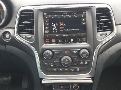 Used 2018 Jeep Grand Cherokee Altitude image 30