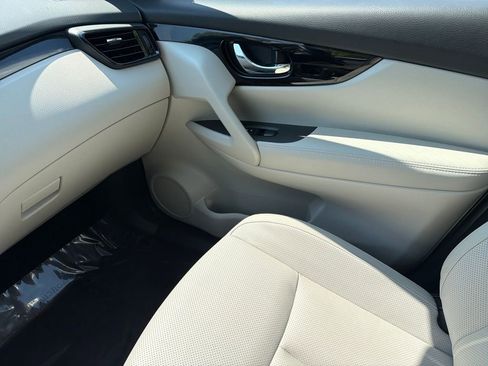 Certified 2022 Nissan Rogue Sport SL FWD image 31