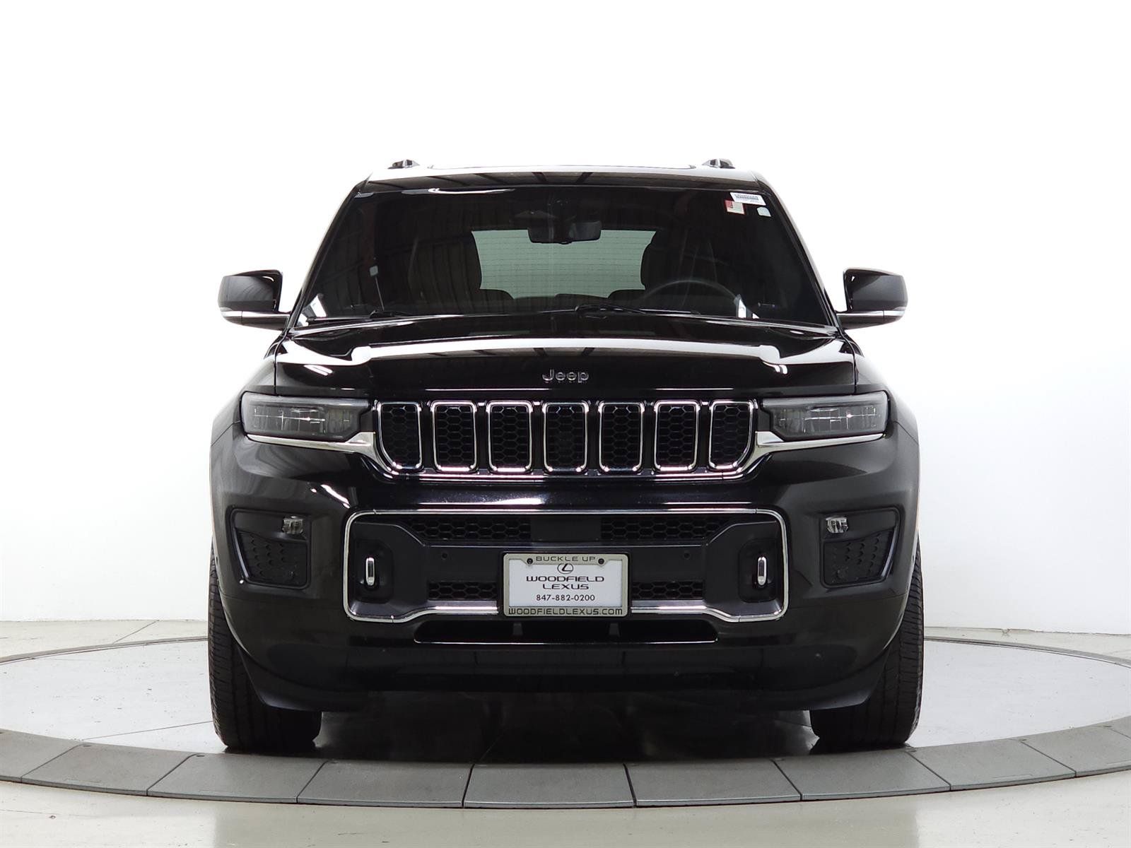 Used 2021 Jeep Grand Cherokee L Overland w/ Luxury Tech Group IV AWD/4WD image 2
