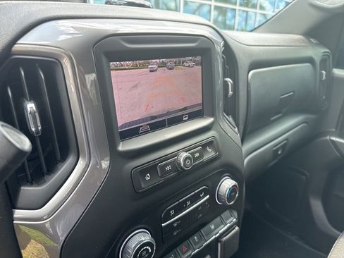 Used 2024 Chevrolet Silverado 2500 Custom w/ Custom Value Package image 3