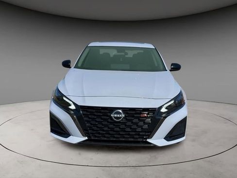 Certified 2024 Nissan Altima 2.5 SR w/ SR Premium Package AWD/4WD image 15
