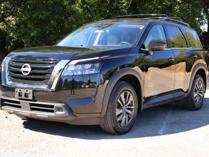 Used 2023 Nissan Pathfinder SV