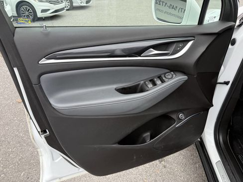 Used 2019 Buick Enclave Essence image 11