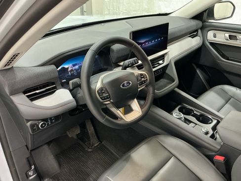 New 2026 Ford Explorer Active w/ Active Comfort Package image 10