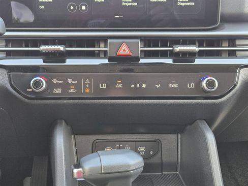 New 2026 Kia Sportage EX FWD image 14