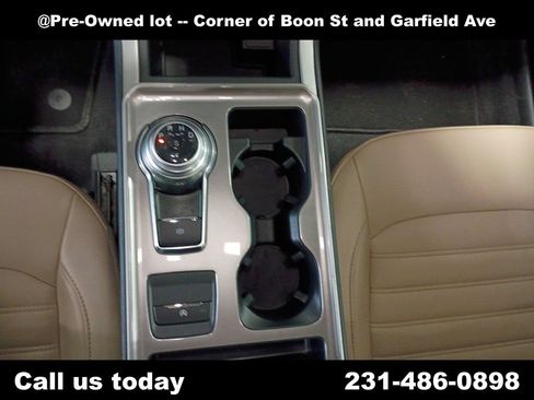 Used 2024 Ford Edge SEL AWD/4WD image 16