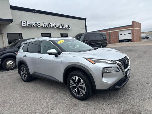 Used 2021 Nissan Rogue SV w/ Premium Package FWD image 4