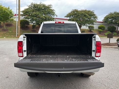 Used 2019 RAM 1500 Classic SLT AWD/4WD image 8